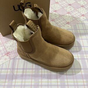 UGG Chelsea Platform Snow Boots Brown